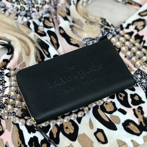 kate spade Handbags - Kate Spade  New York / Black Neda Zip Up Wallet